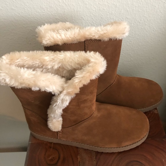 ✨ NWT Suede Winter Boots ✨ - Picture 2 of 15